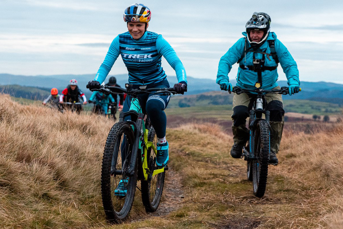 First elite category World Cup win for Evie Richards!