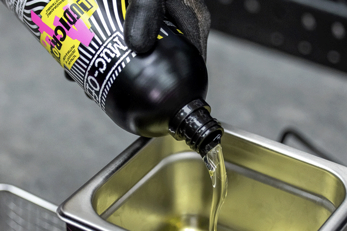Get the ‘Pro Treatment’ for your drivetrain with MUC OFF and gain a 50% reduction in power loss!