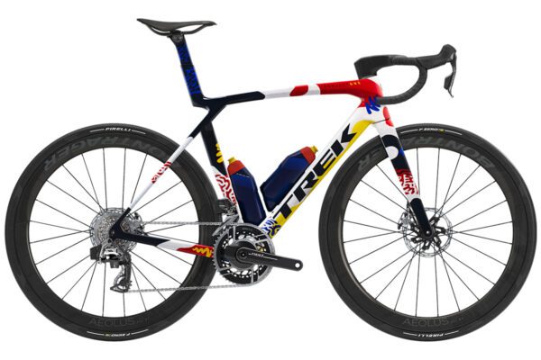 Madone_SLR9_AXS_26_White_ICON_Couler_1
