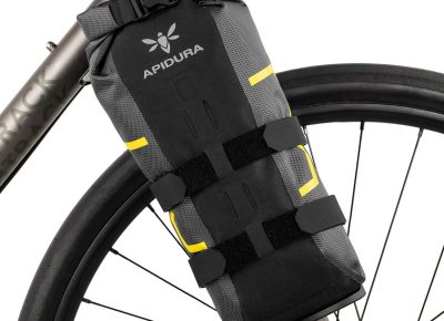 apidura-expedition-fork-pack-4.5l-on-bike-3