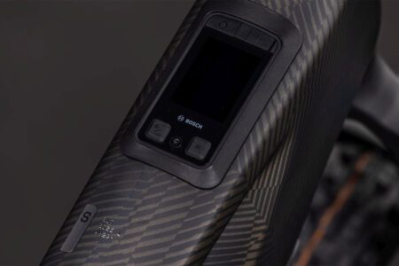Cube_Stereo_Hybrid_One44_HPC_SLT_800_Carbon_Grid_3