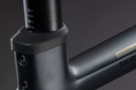 Cube_Touring_Hybrid_One_600_Coal_4