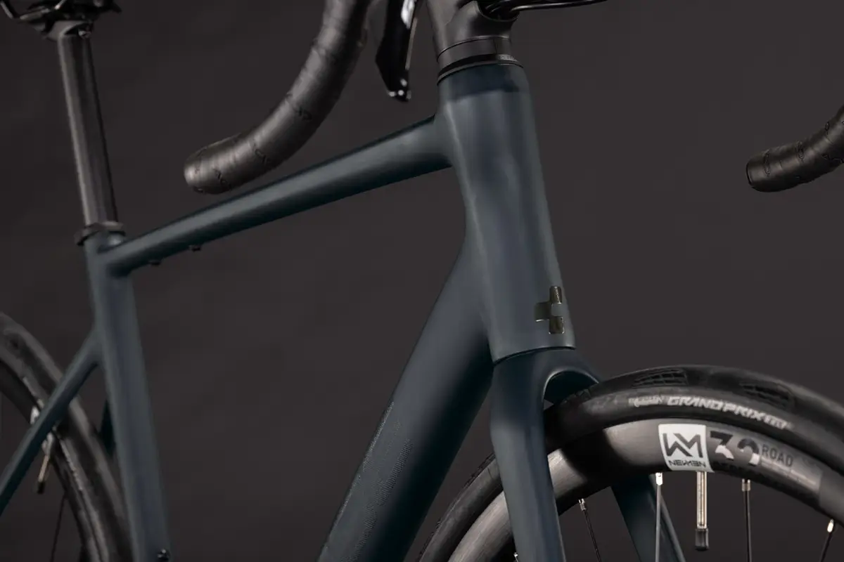 Attain_SLX_Black_3