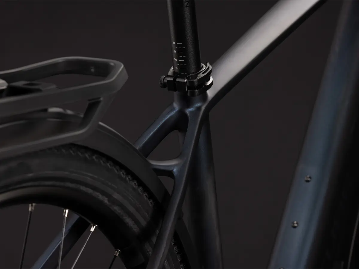 Kathmandu_Hybrid_Pro_800_400X_Liquidsteel_4