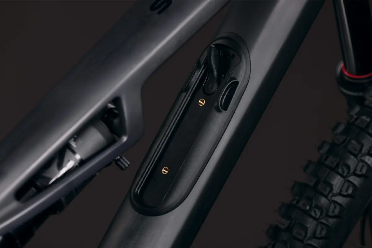 Stereo_HPC_Race_Carbonblack_3