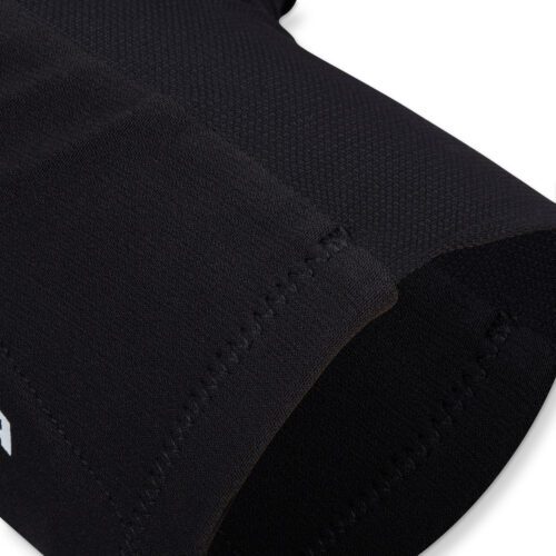Endura-Strack-Lite-Knee-Protector_Black-4