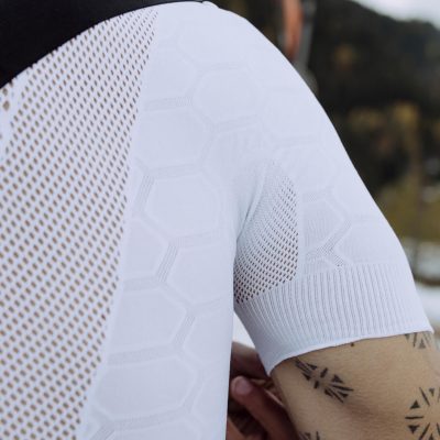Q365_BaseLayer_2_Short_Sleeve_White_4